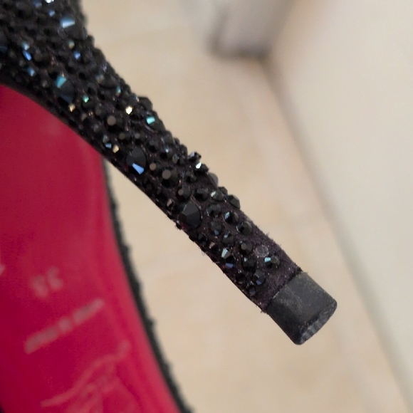 Elegant Black Stiletto Heels - Picture 9 of 13